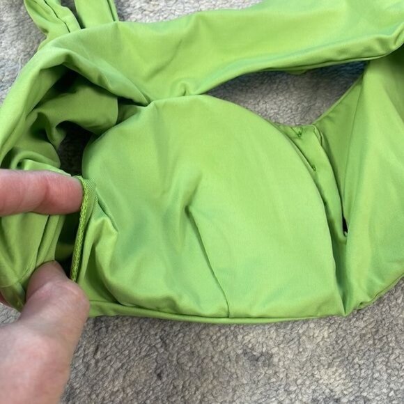 New Dippin' Daisy's Eco Hermosa Bikini Top Lime Green Faux Button Shells Sz M - Picture 9 of 10